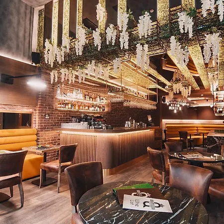 Project 3 Urban Chic Hotel 4*