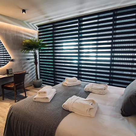 Project 3 Urban Chic 4* Athens
